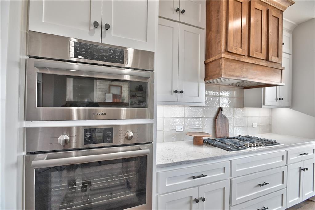 2512 W 179th Street