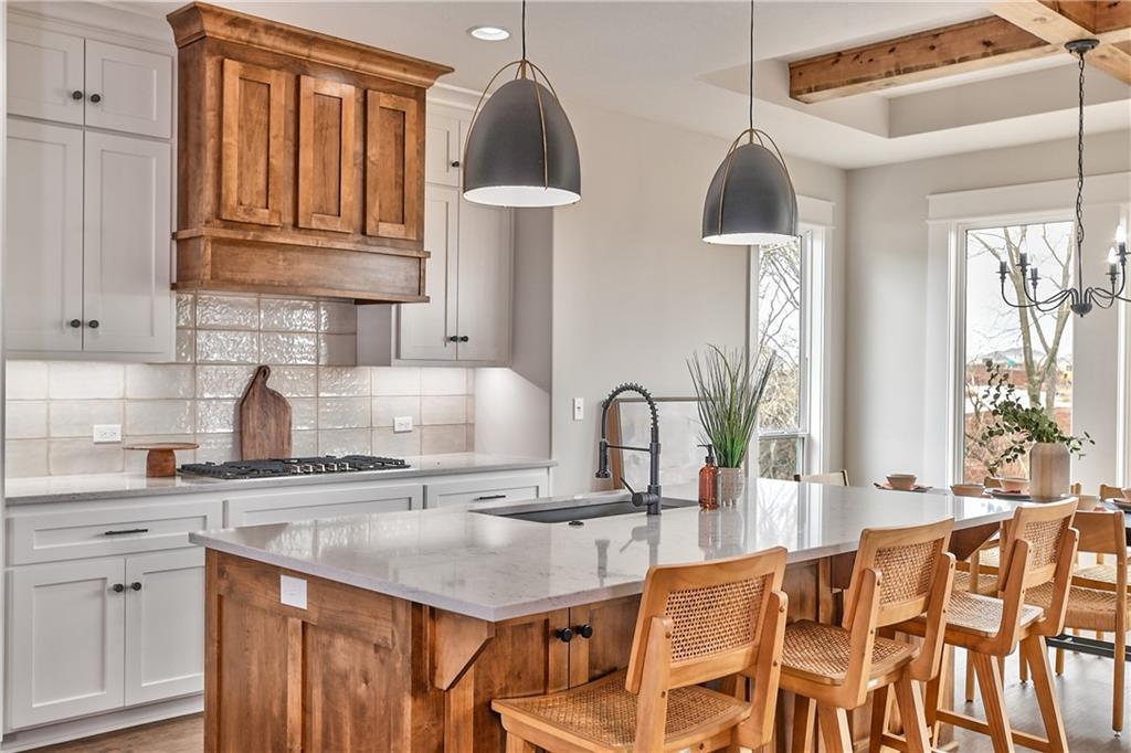 2512 W 179th Street