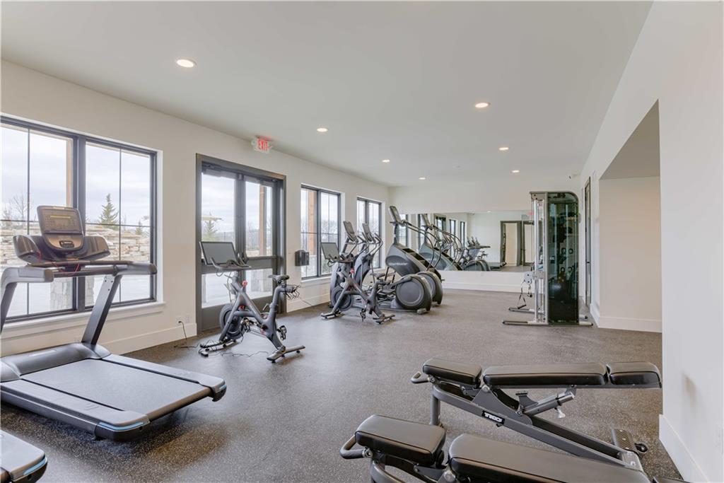 2512 W 179th Street
