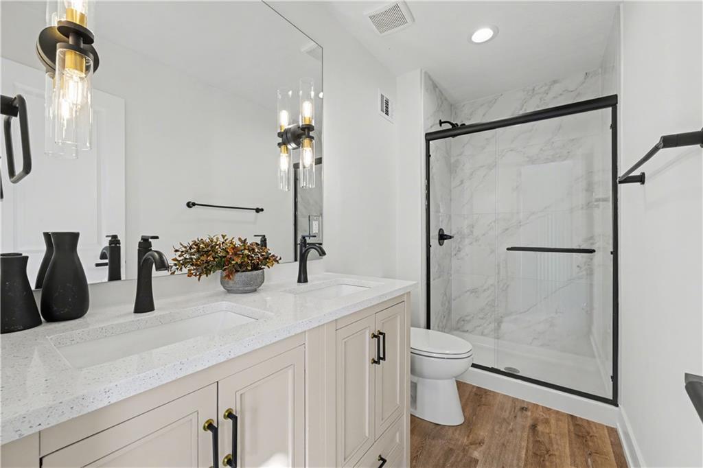 5005 Grandview Street