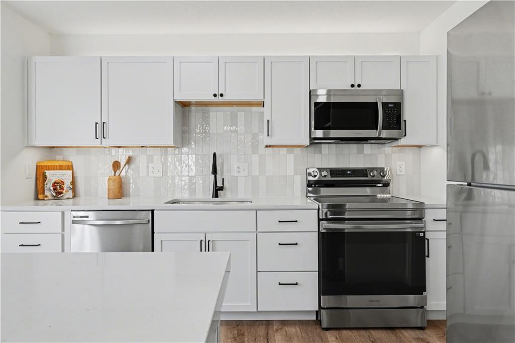 5005 Grandview Street