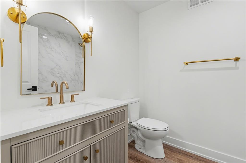 5005 Grandview Street