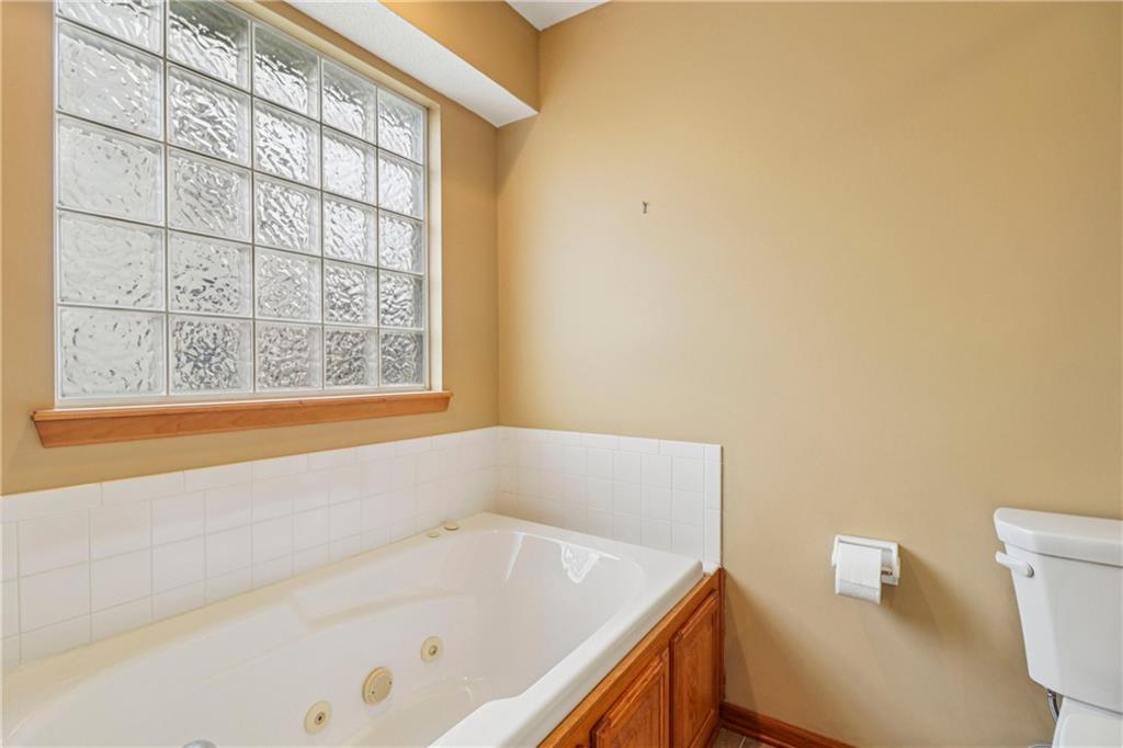 1012 Applewood Street