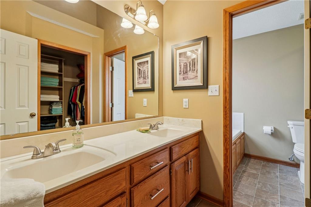 1012 Applewood Street