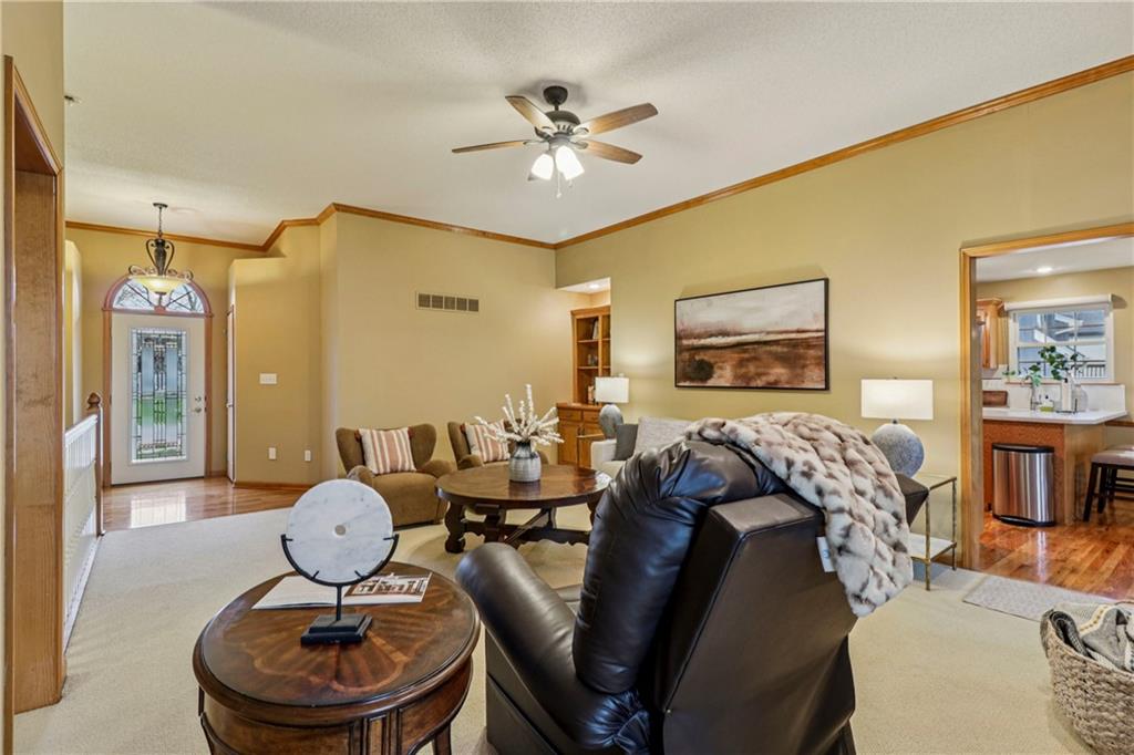 1012 Applewood Street