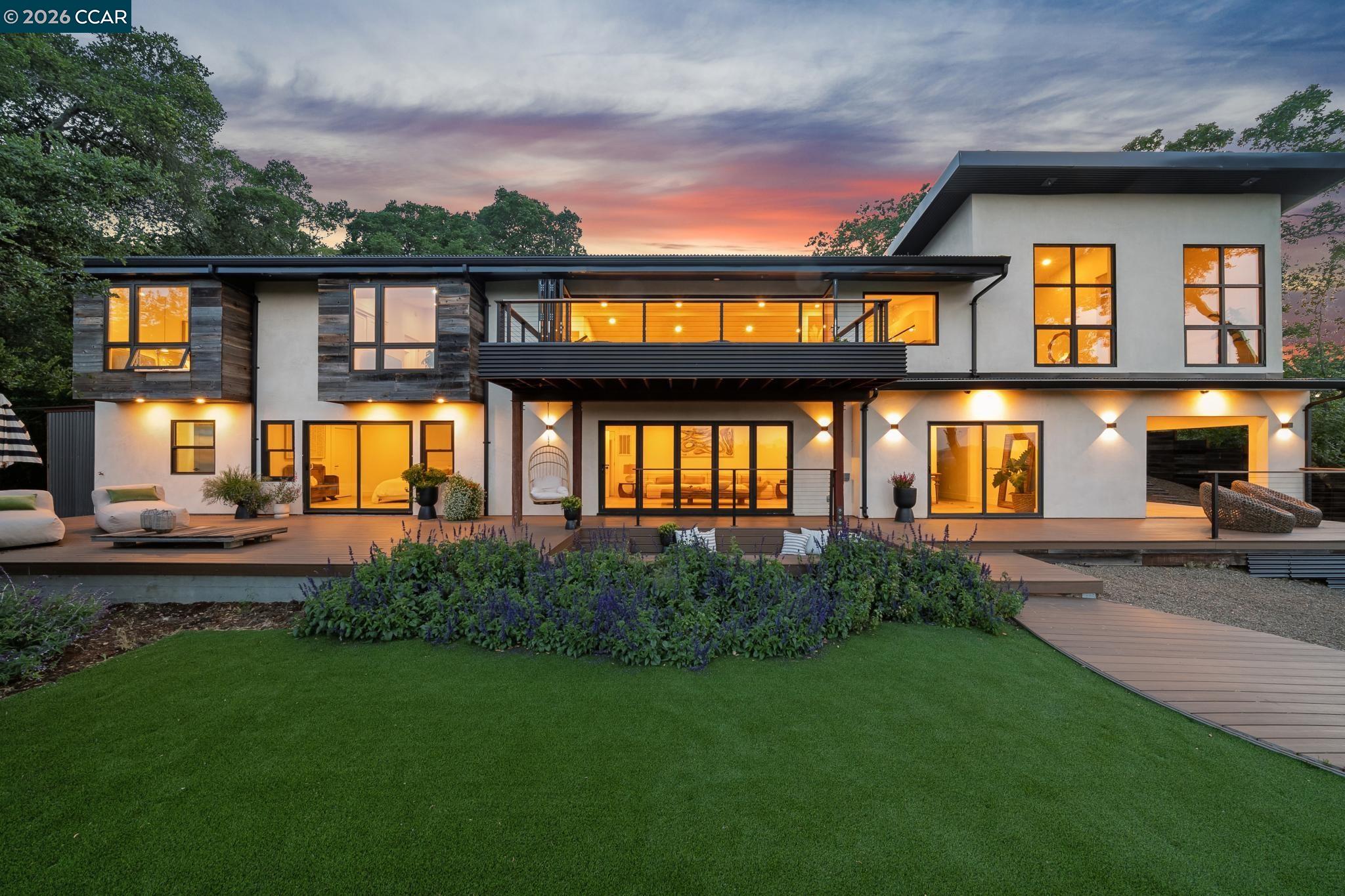 205 Crestview Dr