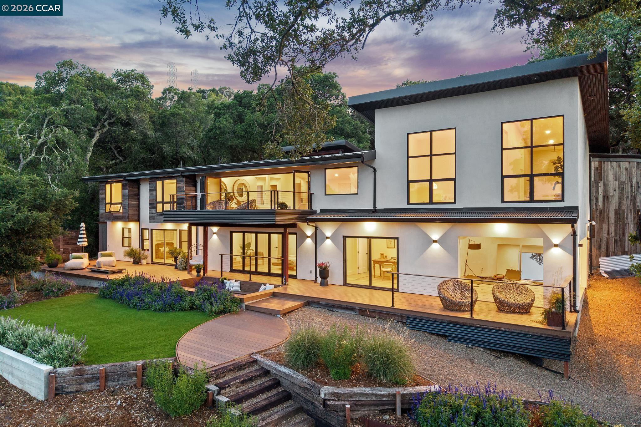 205 Crestview Dr