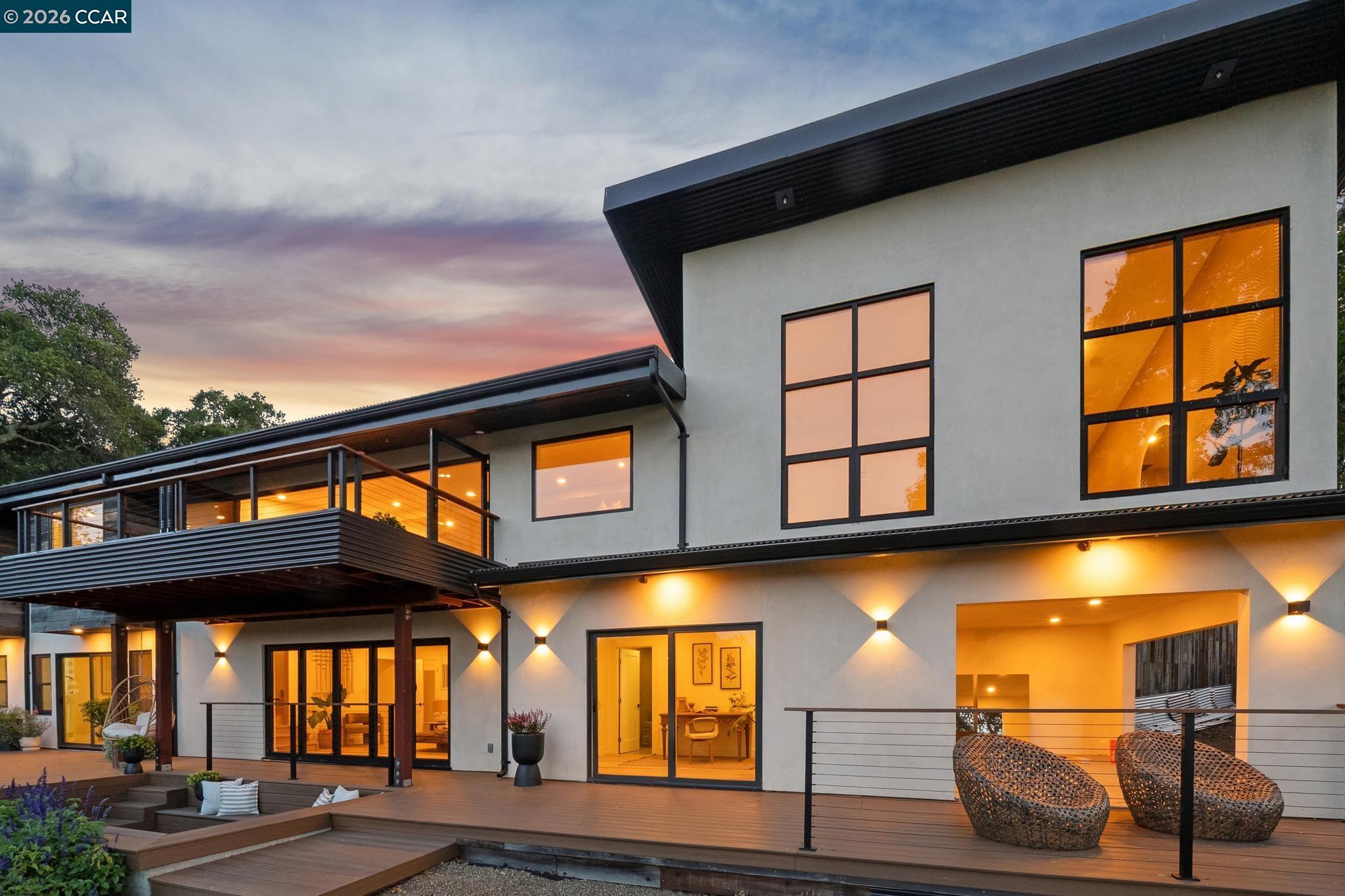 205 Crestview Dr