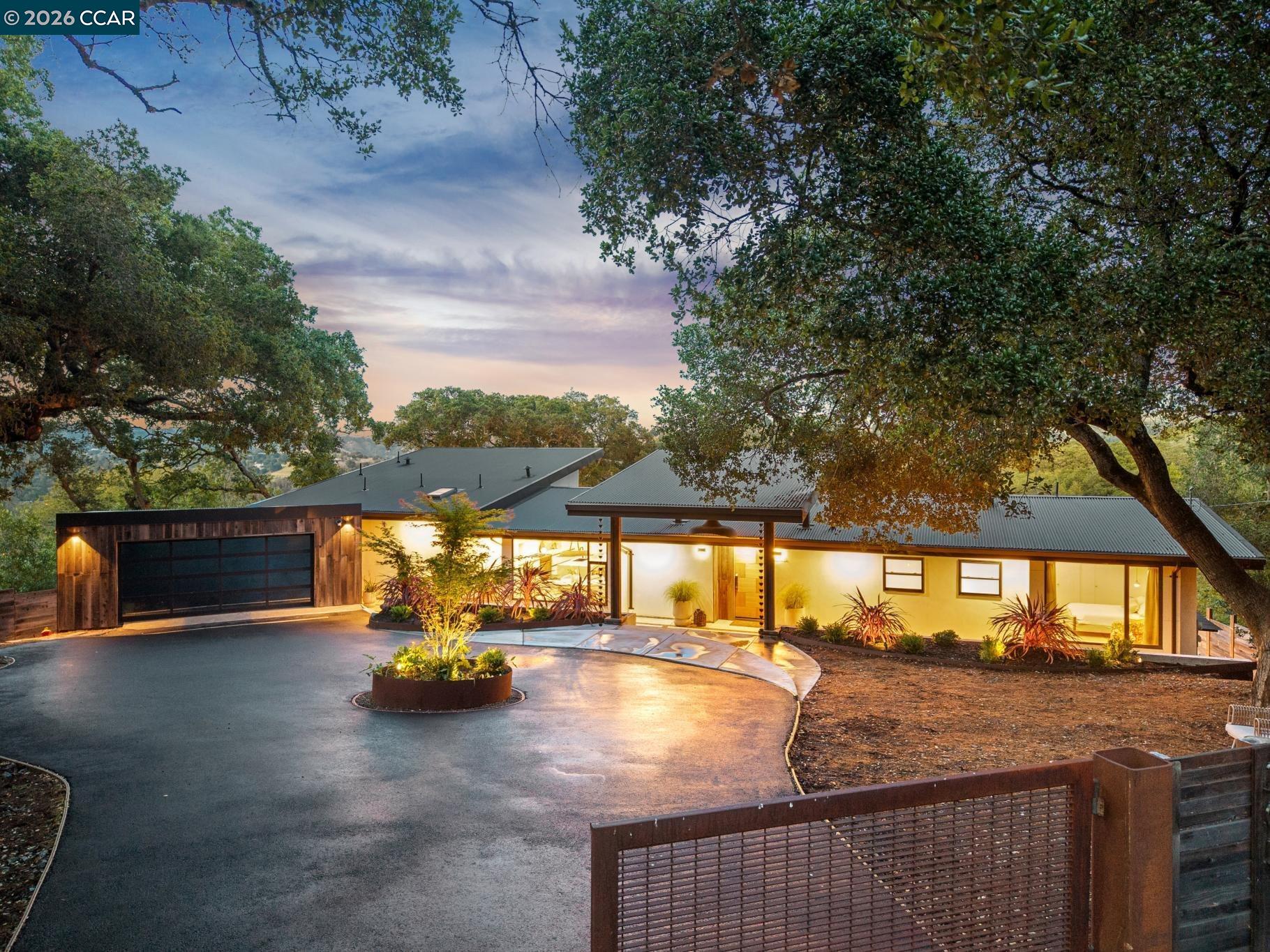 205 Crestview Dr
