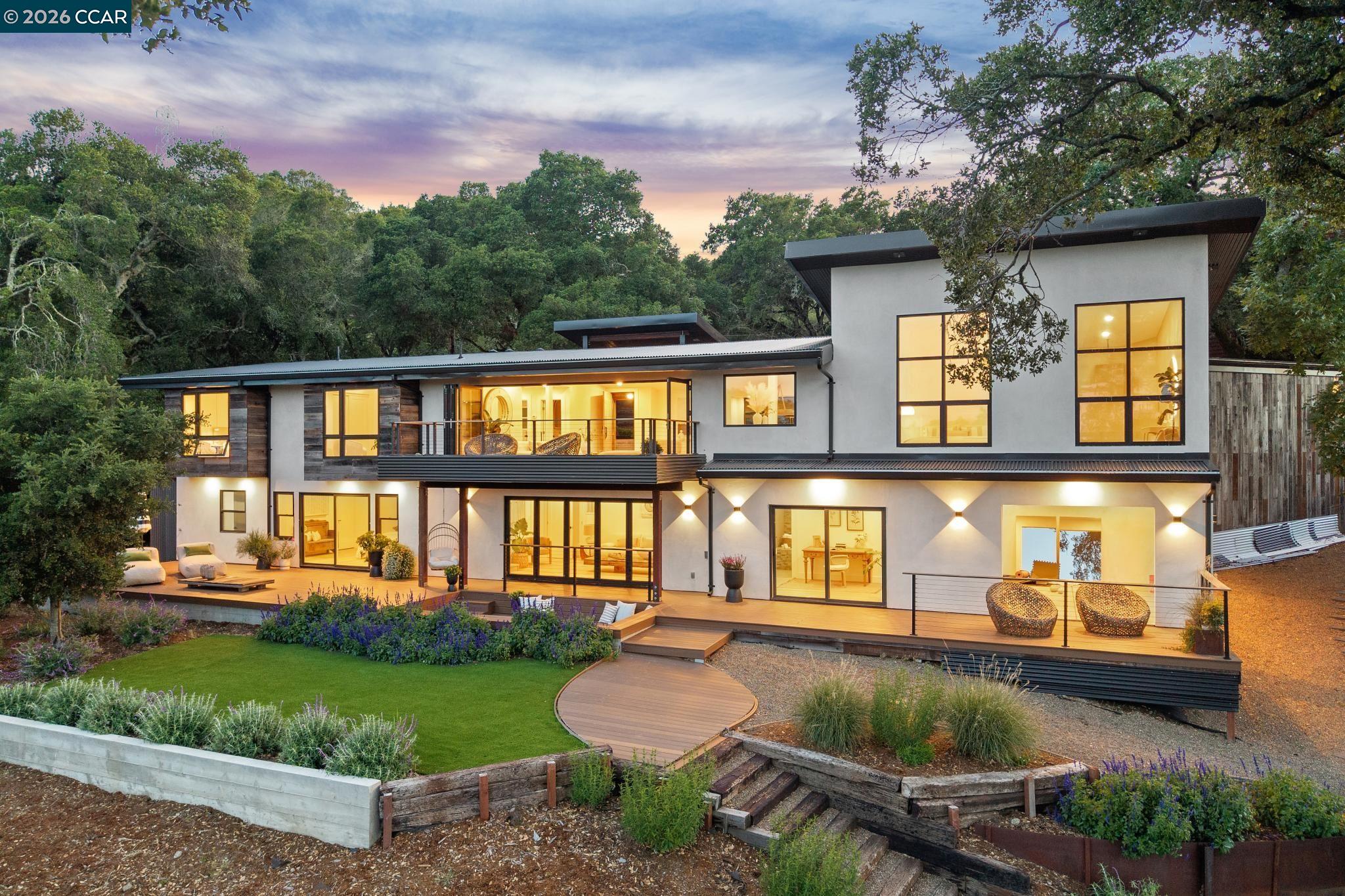 205 Crestview Dr