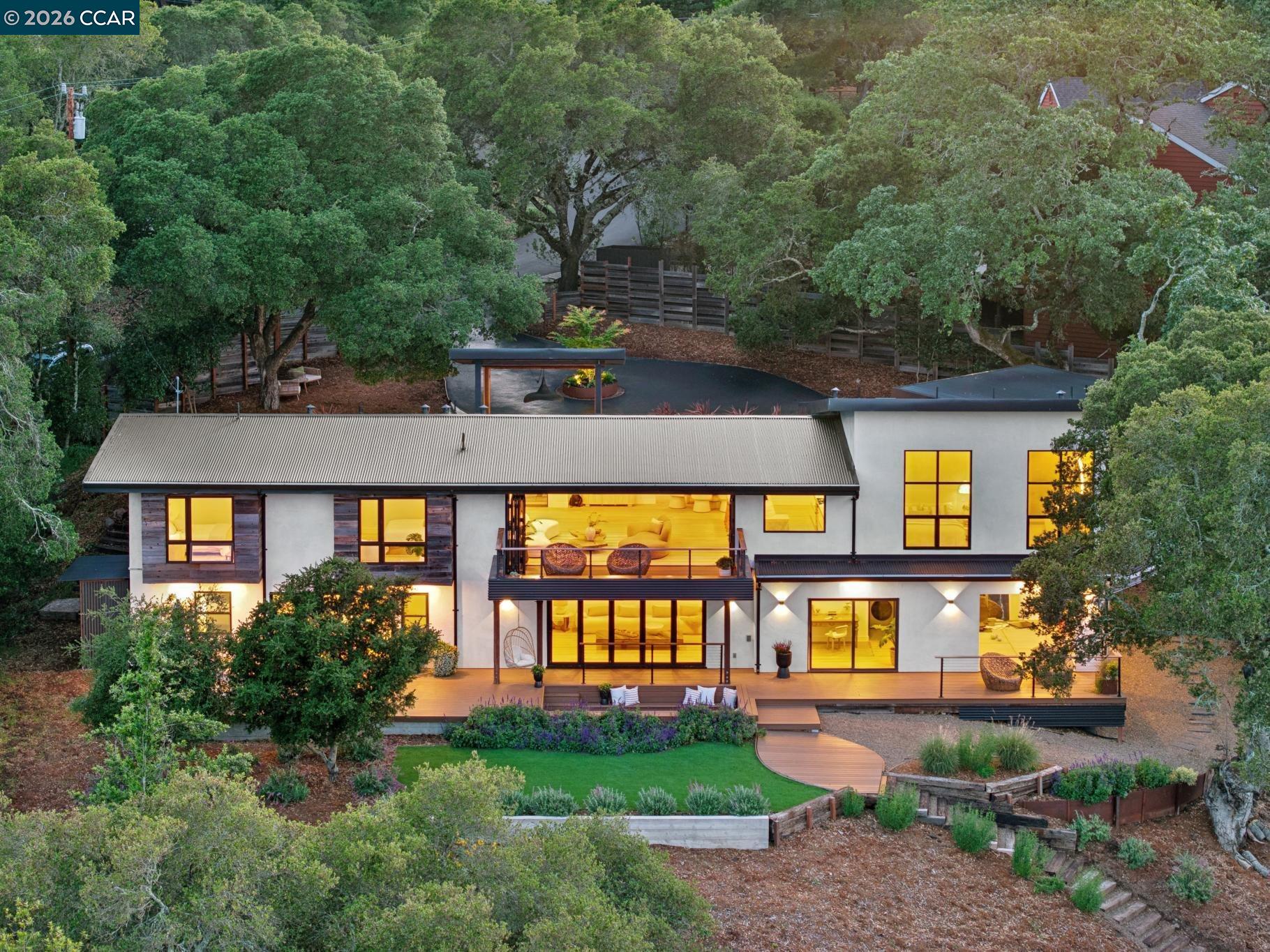 205 Crestview Dr