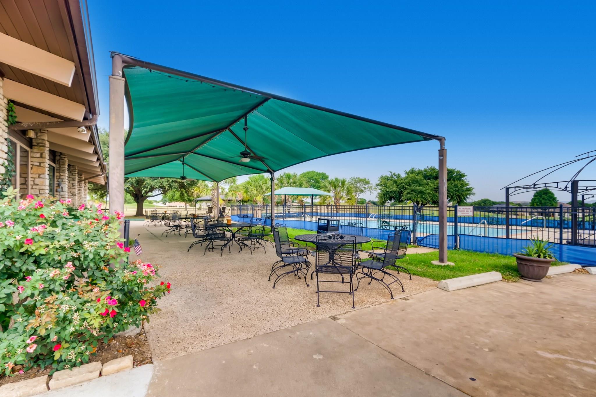 421 Saint Andrews ST