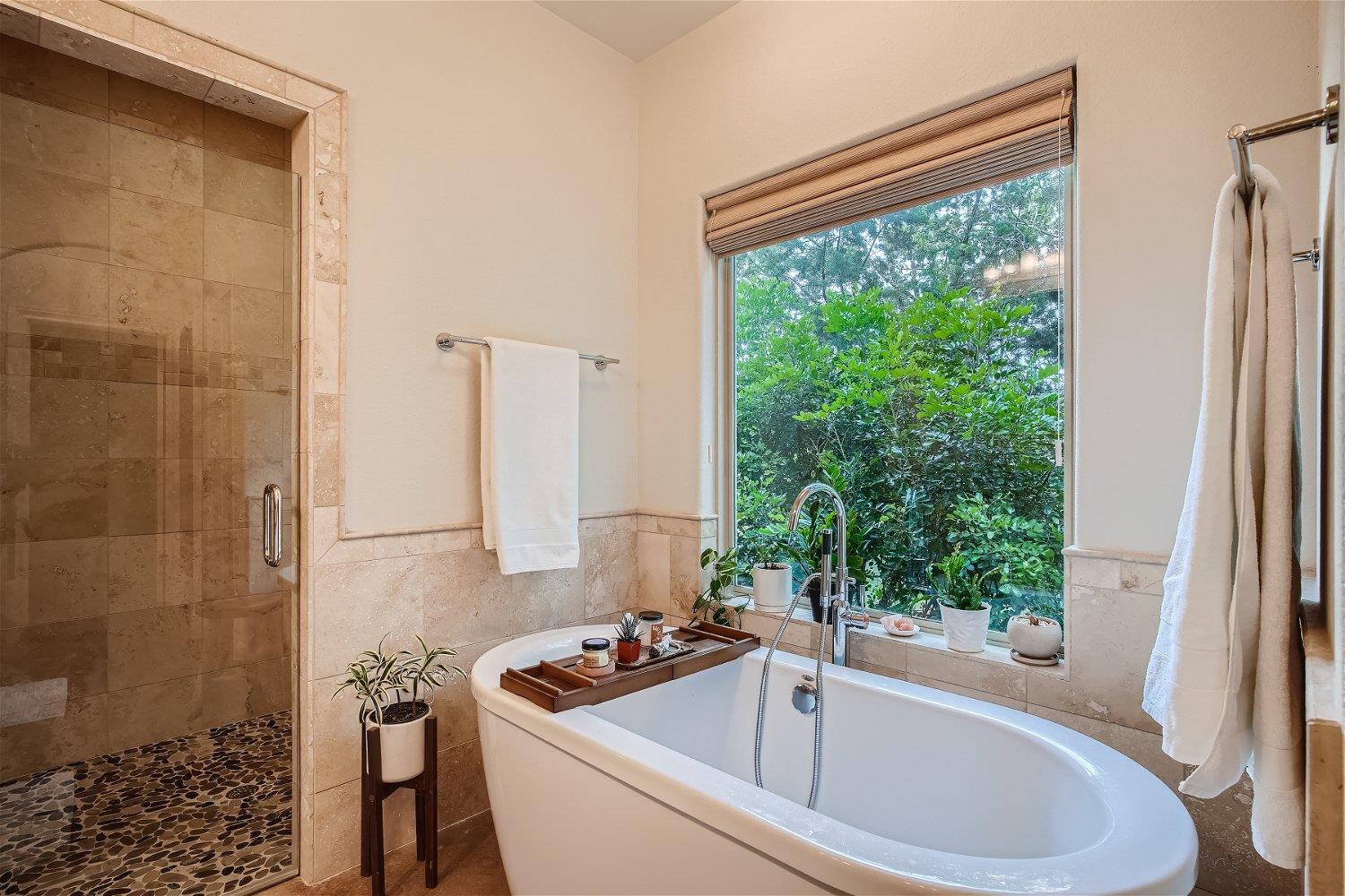 21825 Briarcliff DR