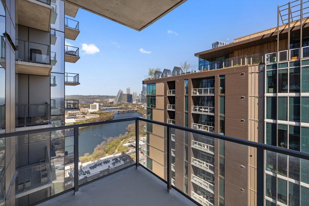 44 East Ave # 2807