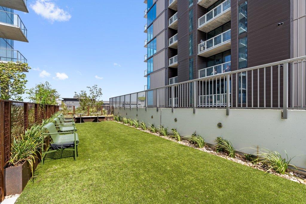 44 East Ave # 2807
