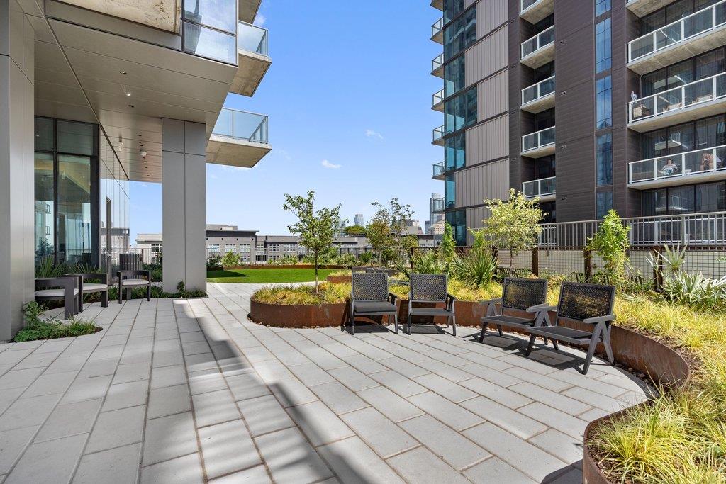 44 East Ave # 2807