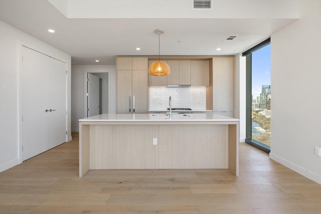 44 East Ave # 2807