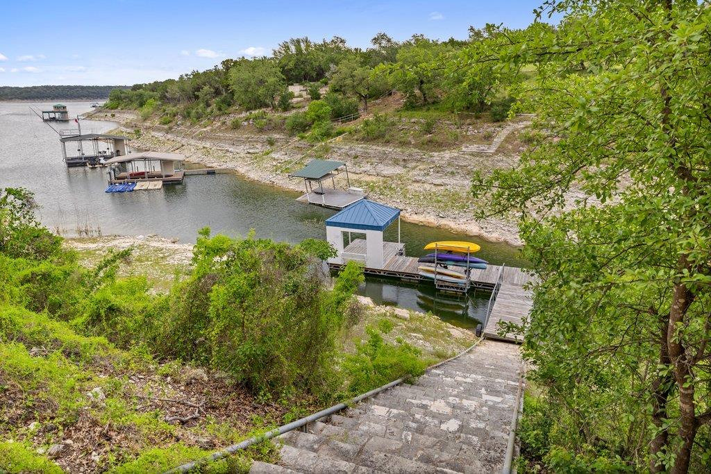 701 Hurst Creek RD