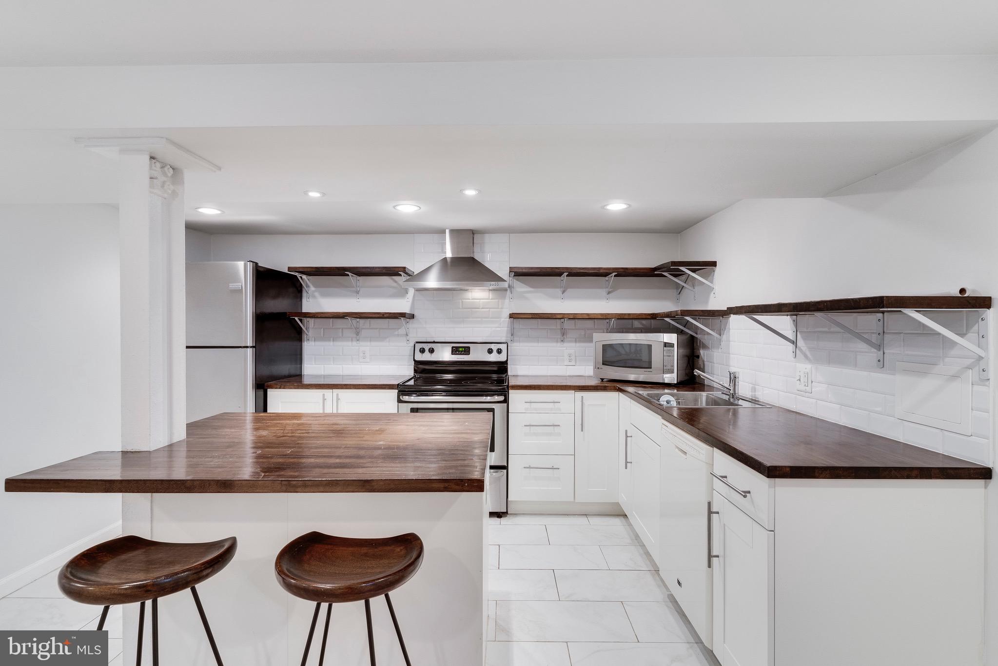 710 Columbia ROAD NW Unit: B