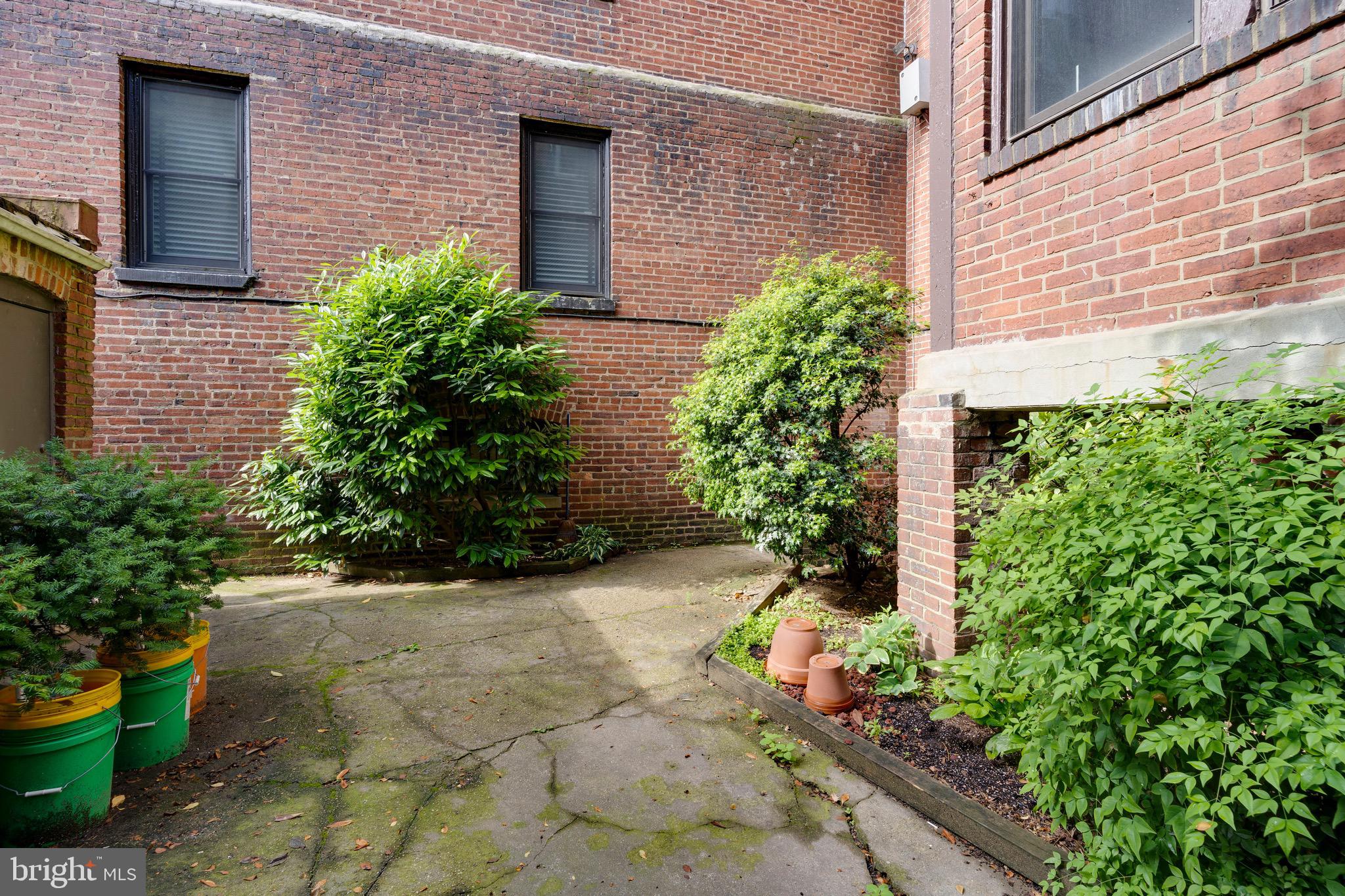 1835 16th STREET NW Unit: 4