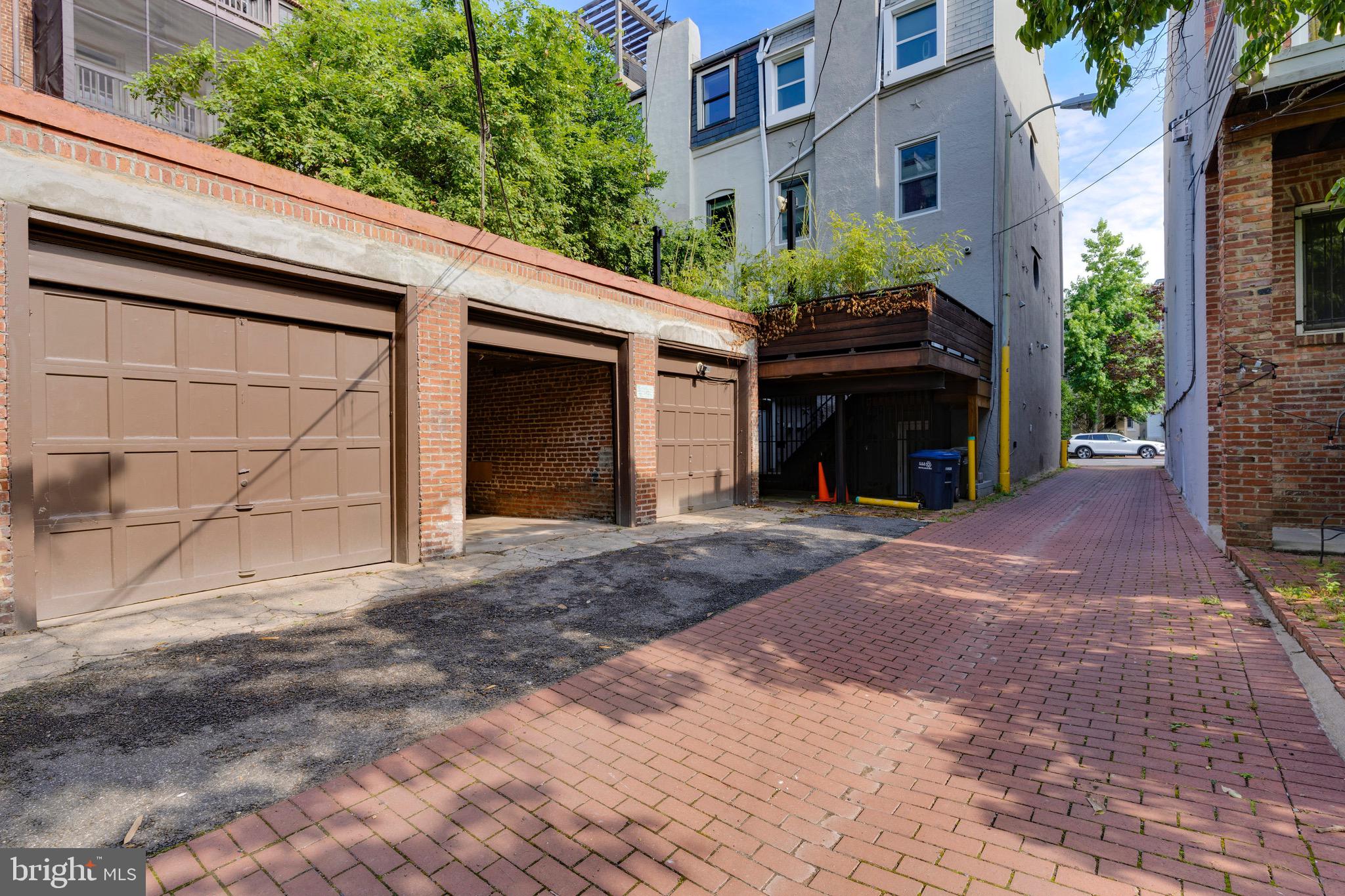 1835 16th STREET NW Unit: 4