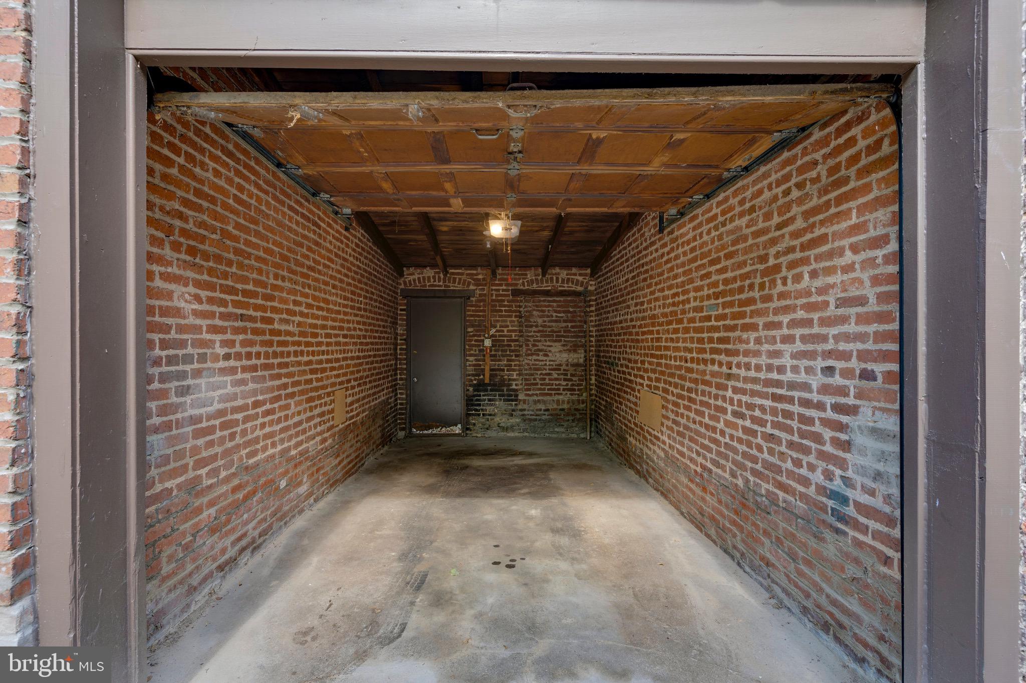 1835 16th STREET NW Unit: 4