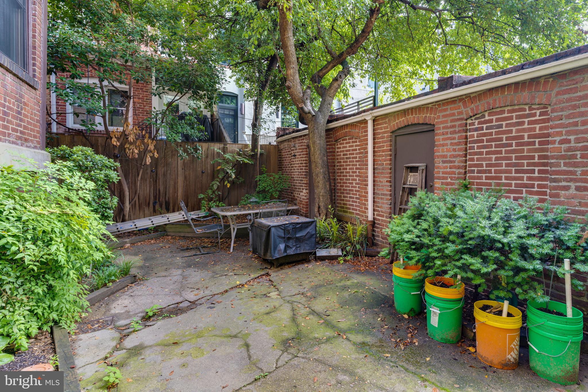 1835 16th STREET NW Unit: 4
