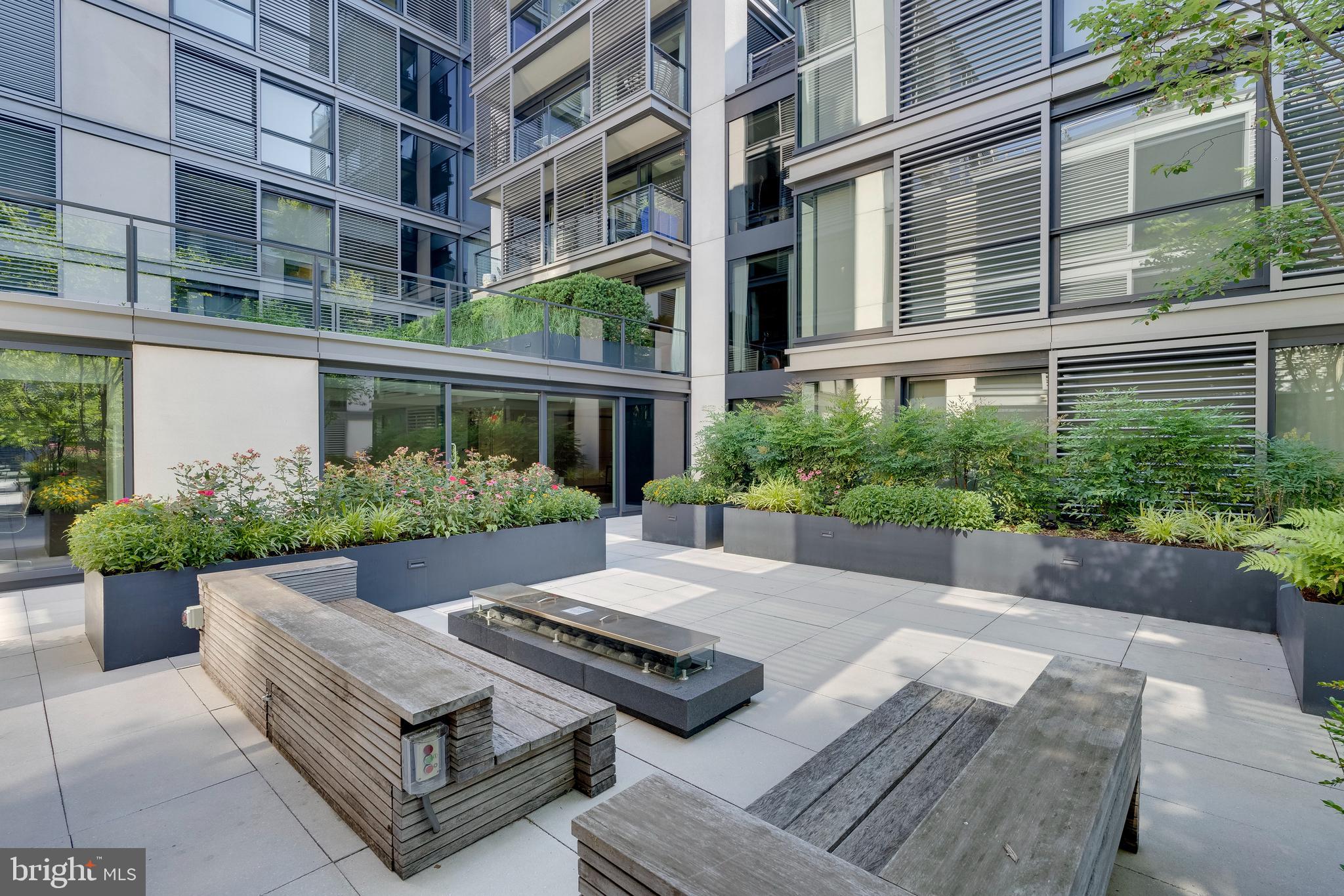 920 I St NW #907