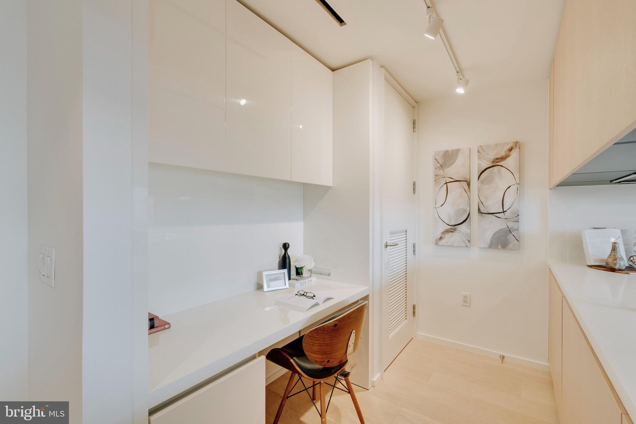 920 I St NW #907
