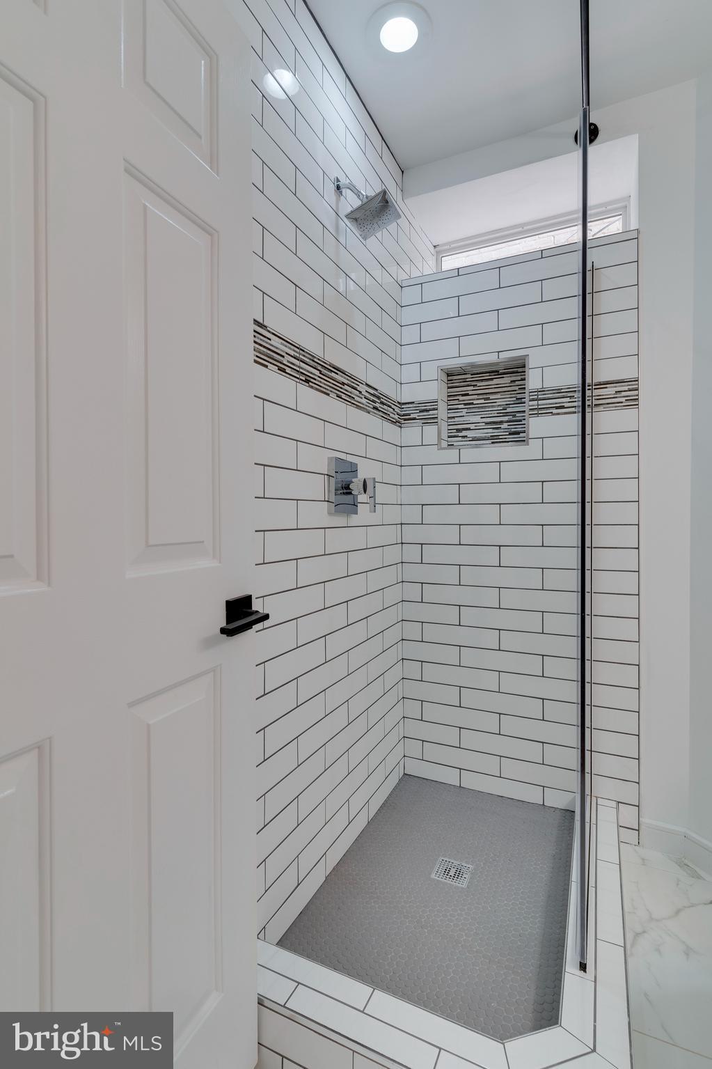 723 GIRARD ST NW #1