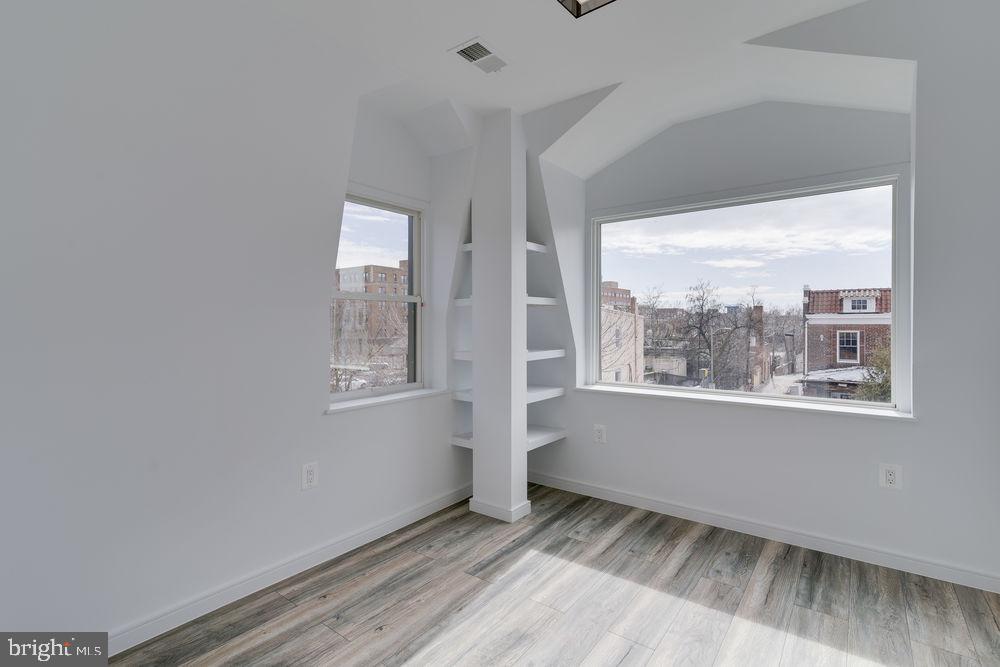 723 GIRARD ST NW #2