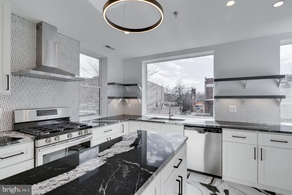 723 GIRARD ST NW #2