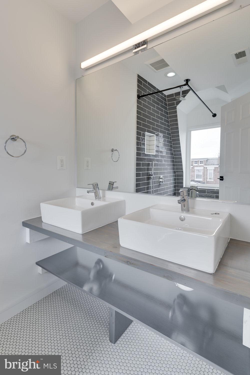 723 GIRARD ST NW #2