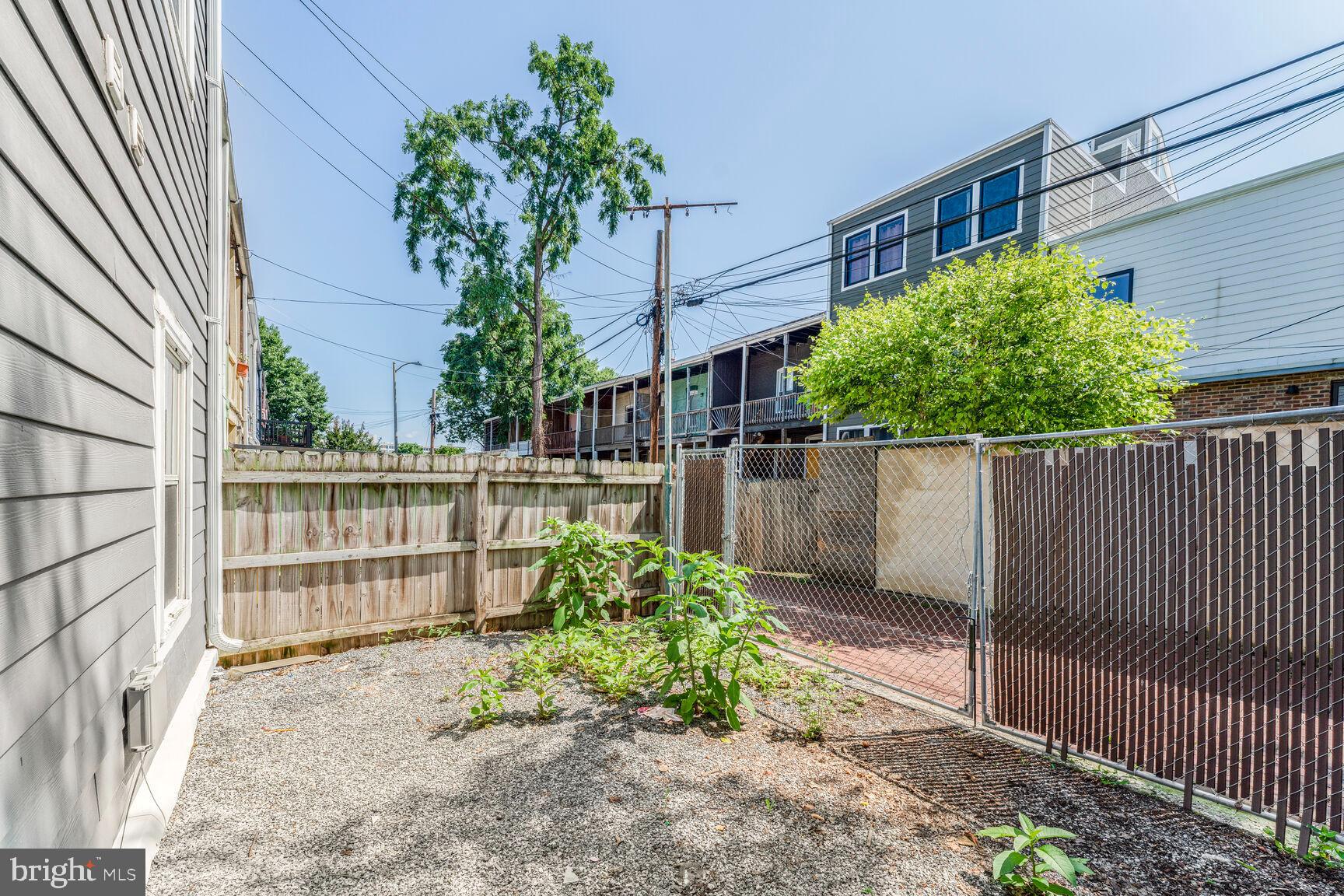 1216 Half St SW
