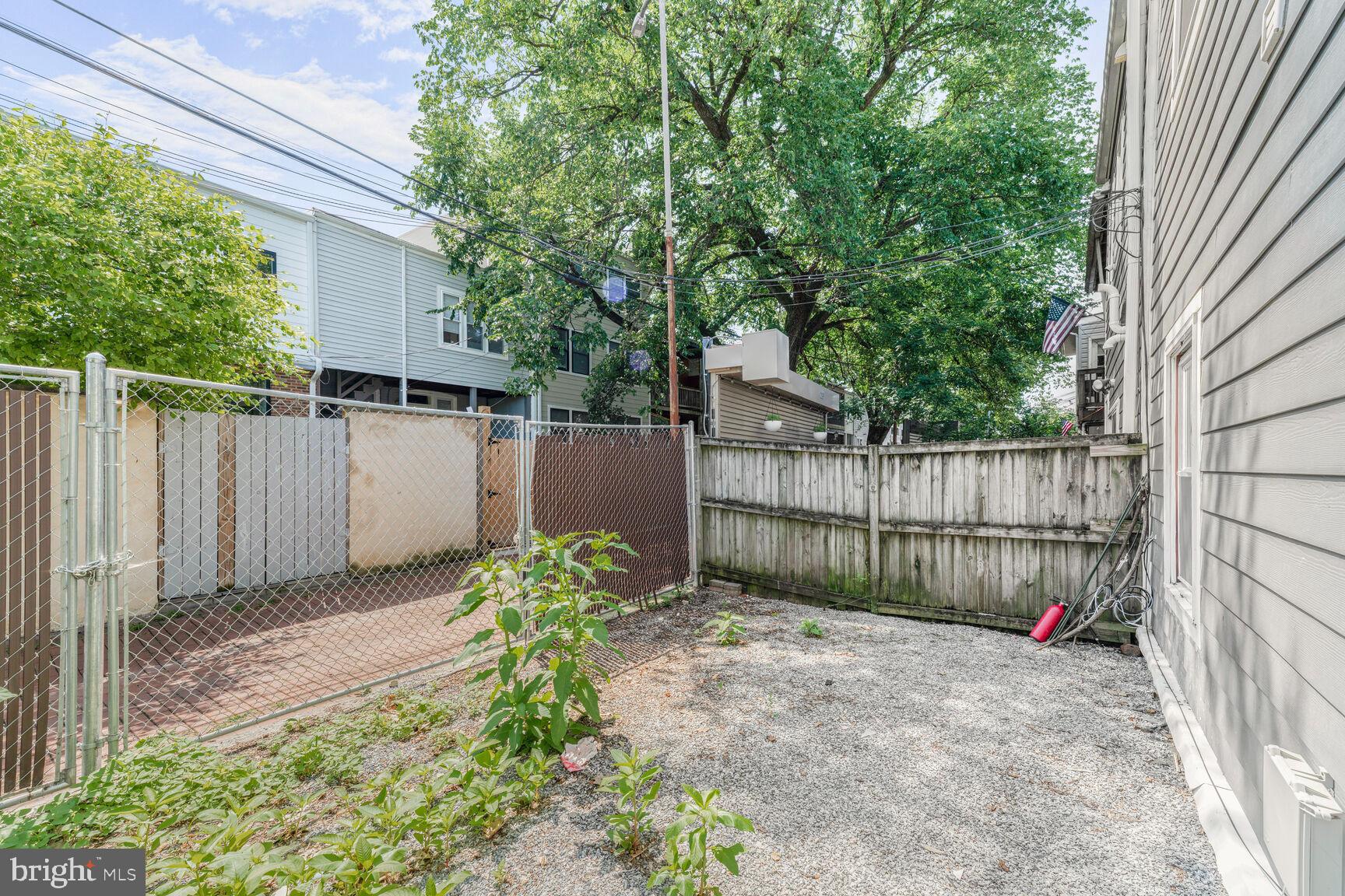 1216 Half St SW