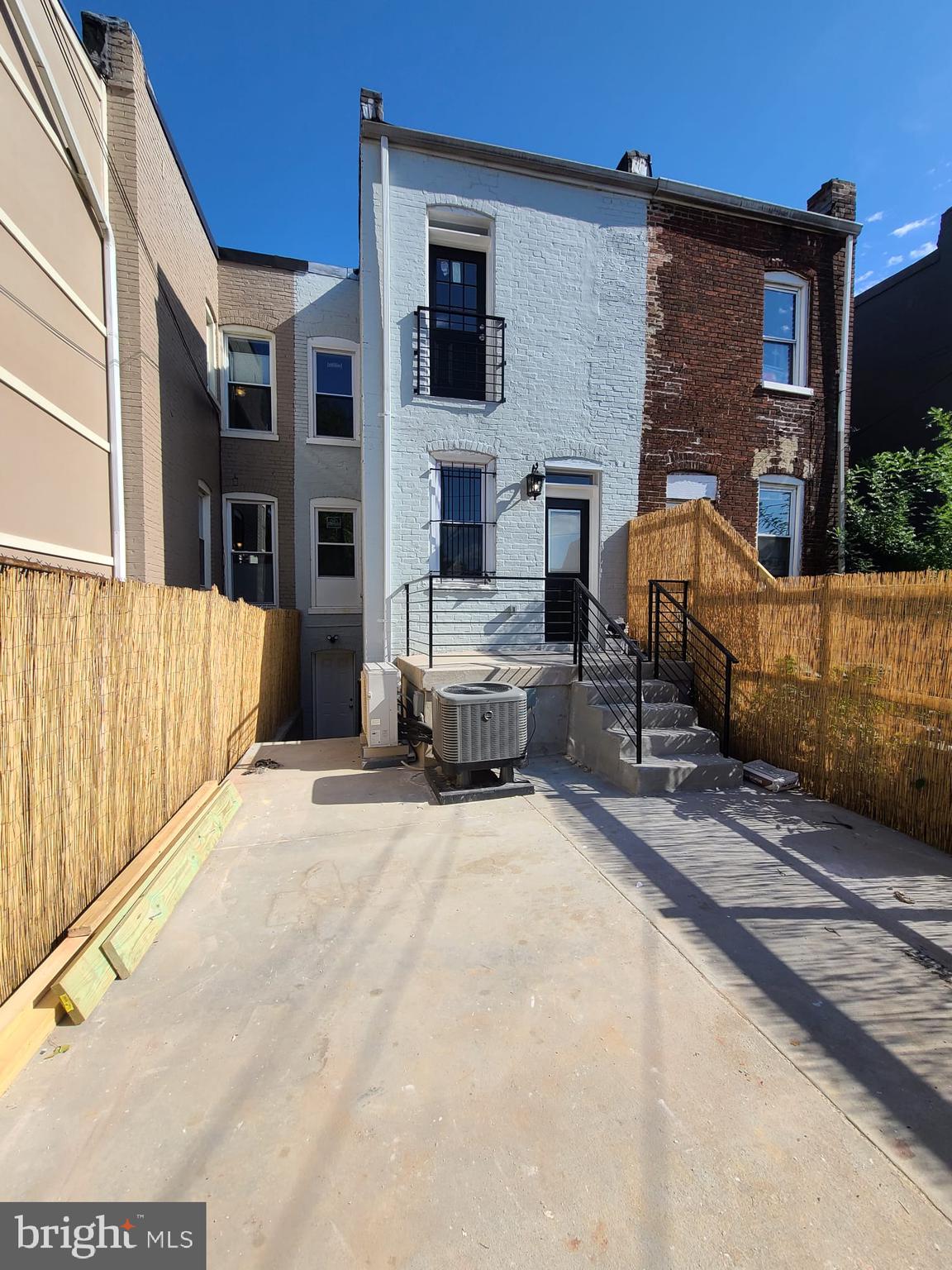 113 15th St SE