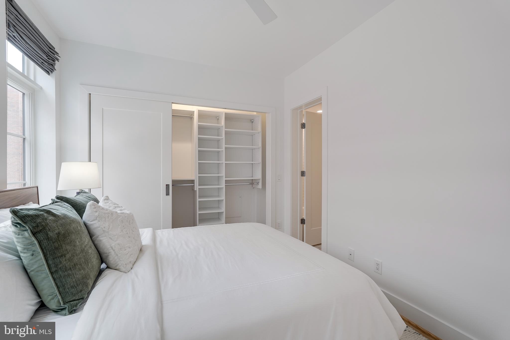 2419 Ontario Rd NW #202