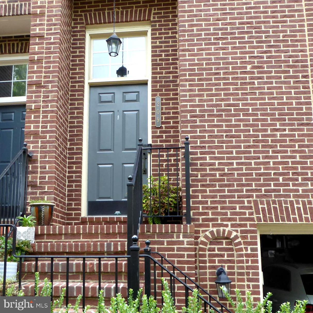 209 Halpine Walk Ct