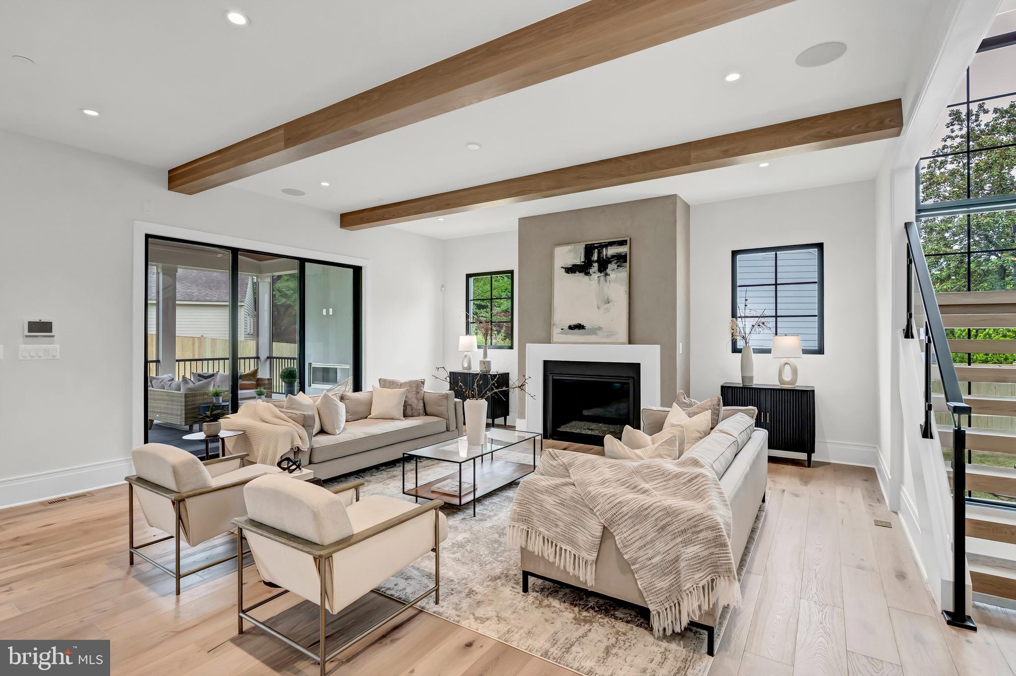 5425 Moorland LANE