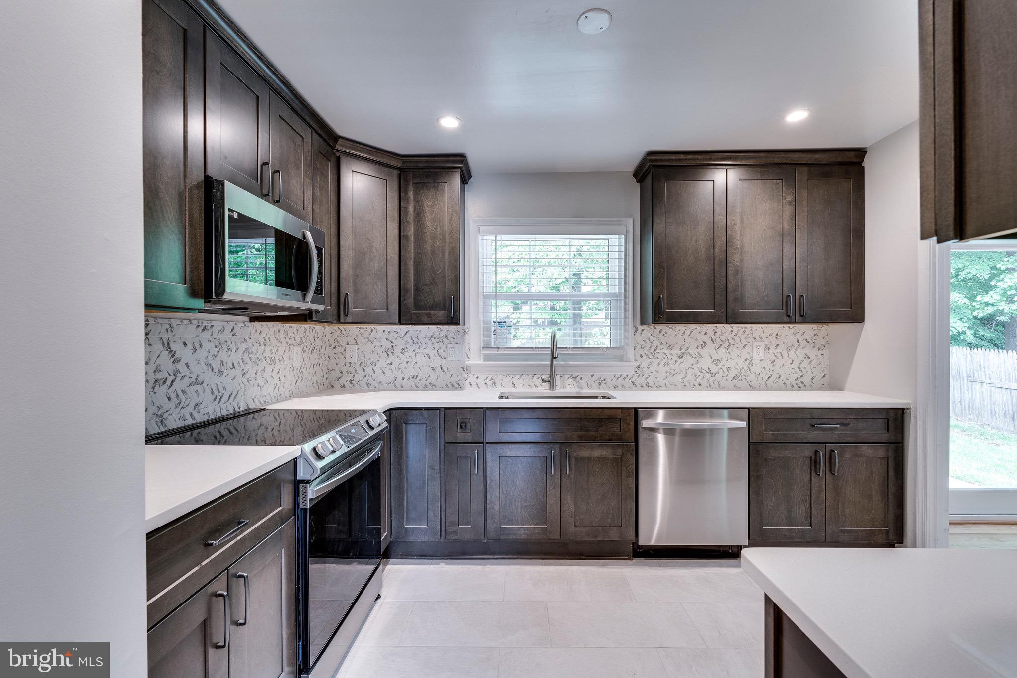 9808 Brixton Lane