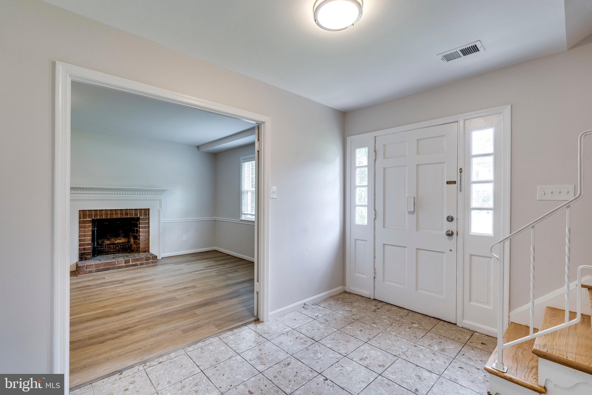 9808 Brixton Lane