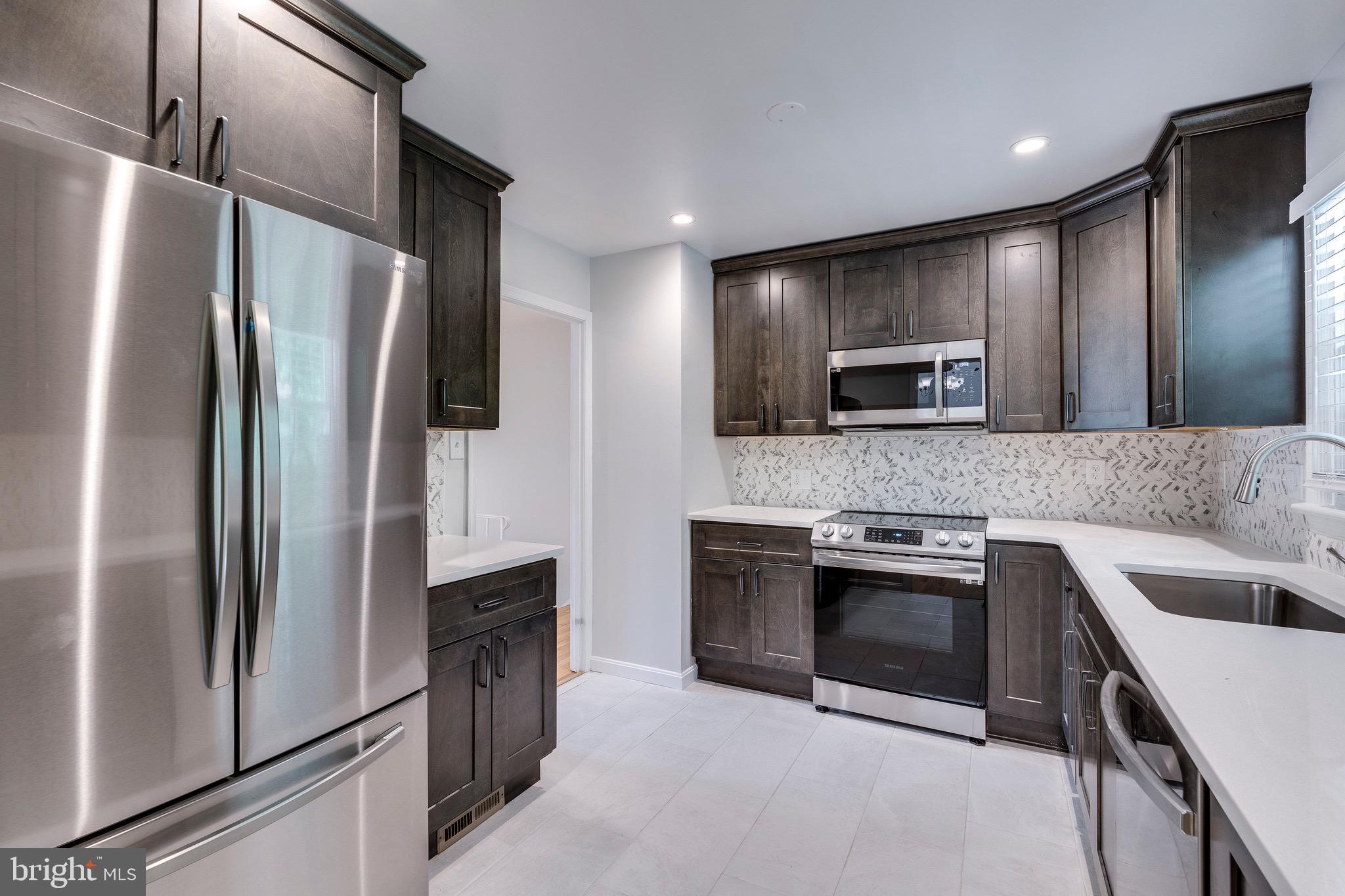 9808 Brixton Lane