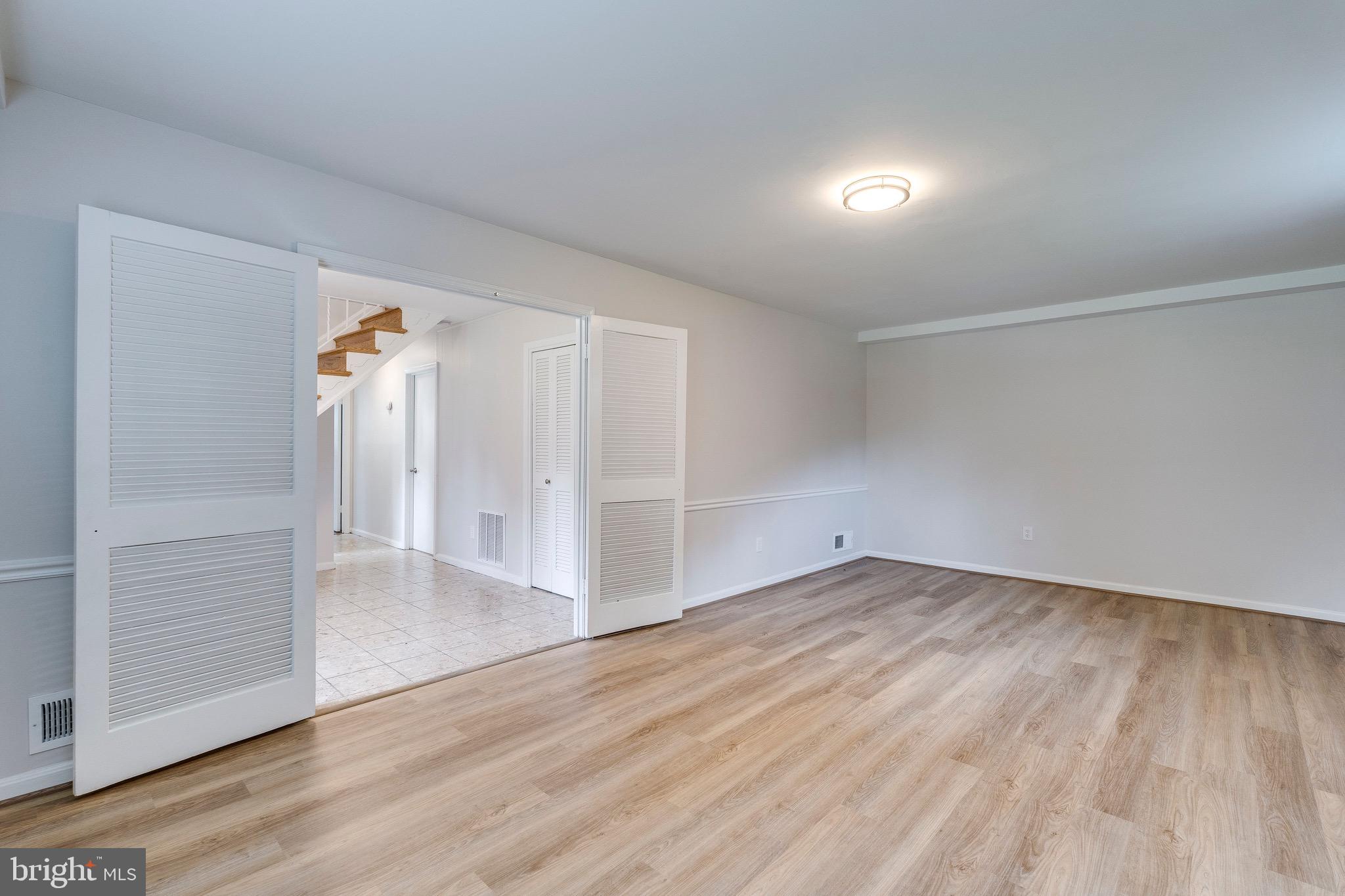 9808 Brixton Lane