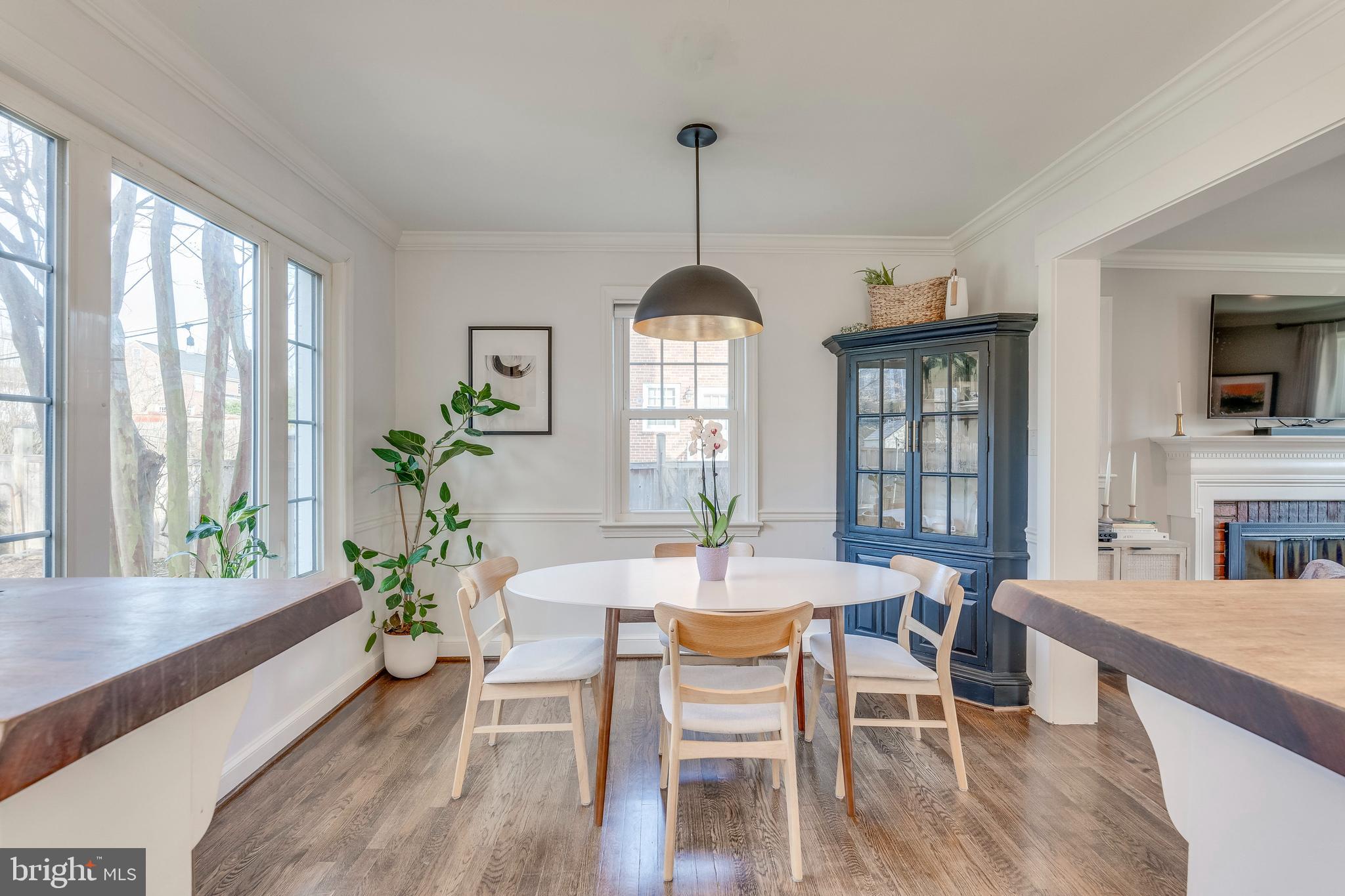 5909 Wilmett Road