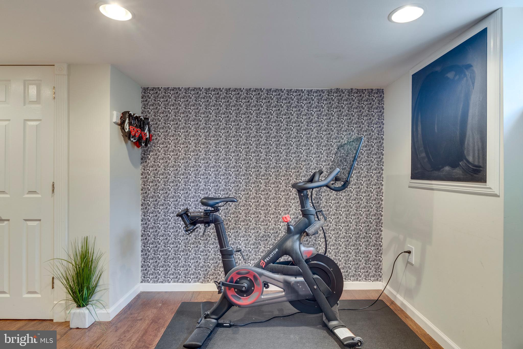5909 Wilmett Road