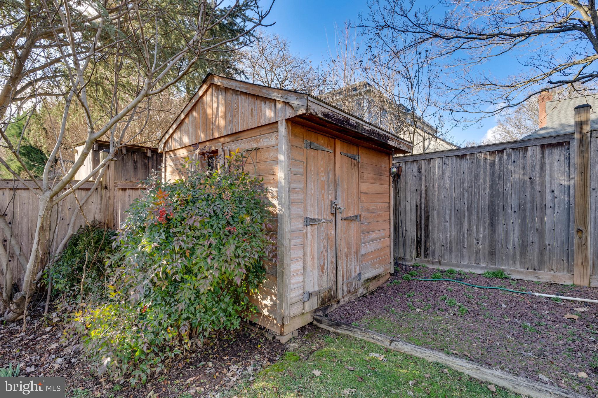 5909 Wilmett Road