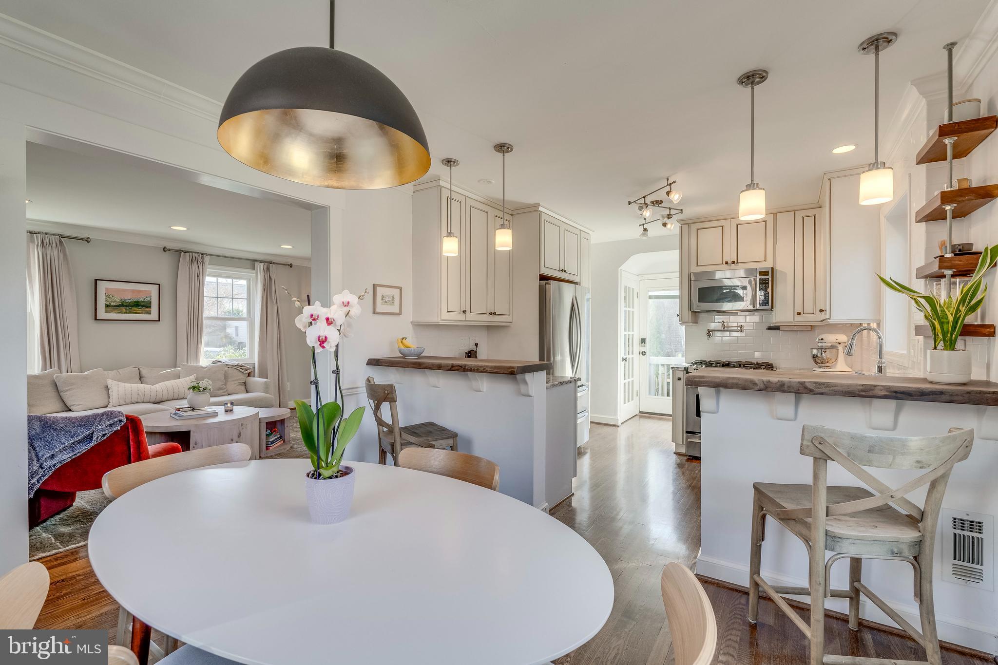 5909 Wilmett Road