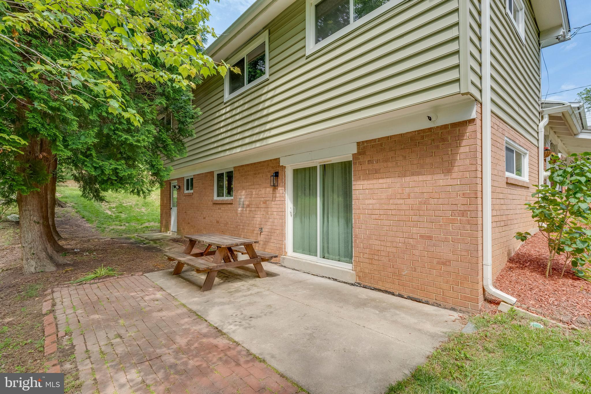 217 Hillsboro Dr
