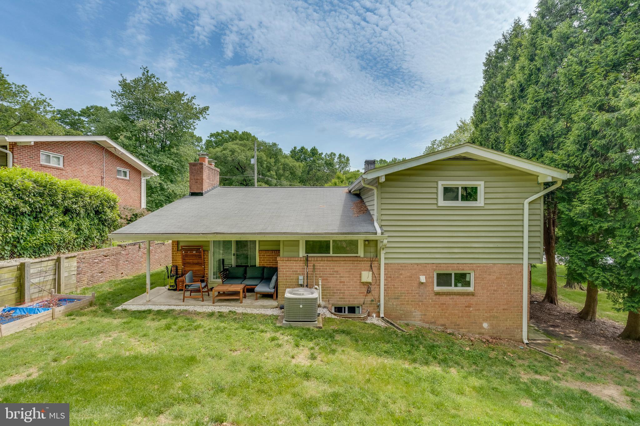 217 Hillsboro Dr