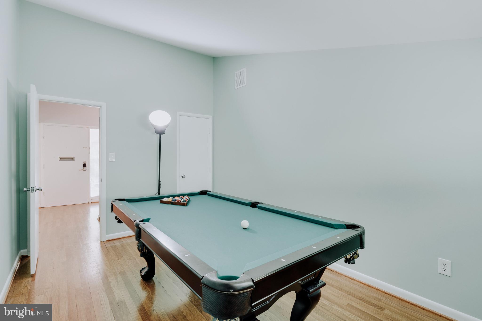 217 Hillsboro Dr